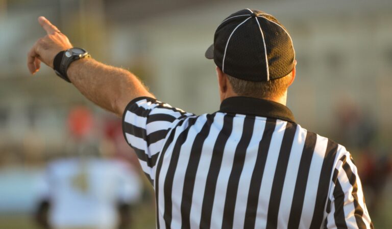 referee unsplash