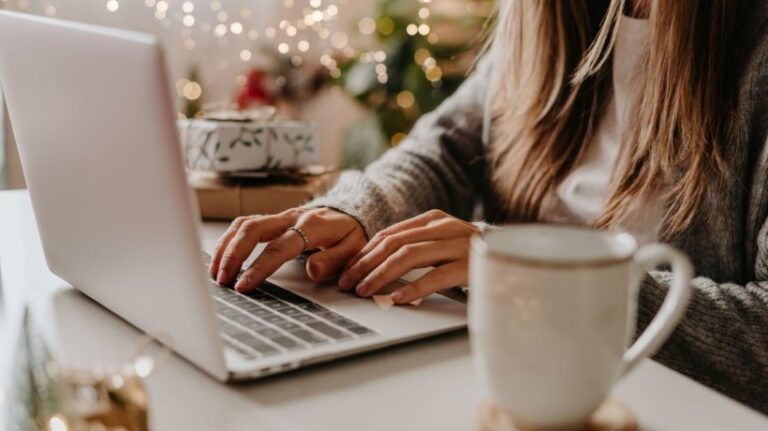 5 Fresh Writing Topics To Consider This Holiday Season