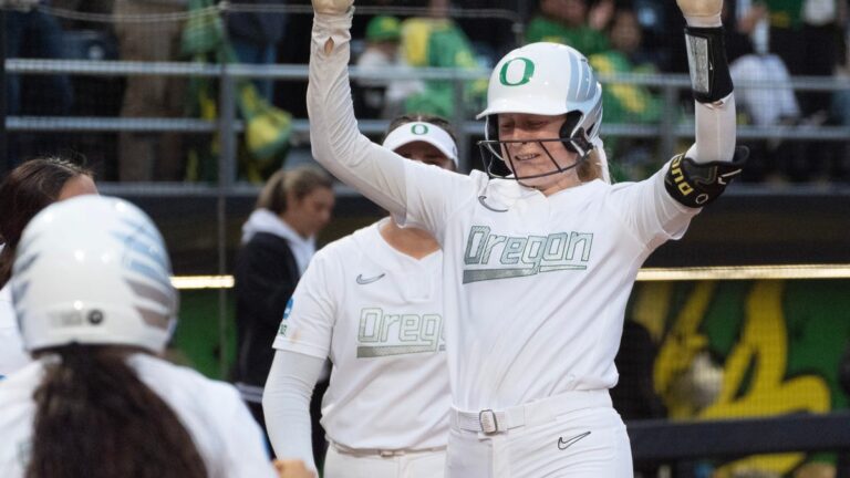 83719724007 eug 051825 ncaa softball 21