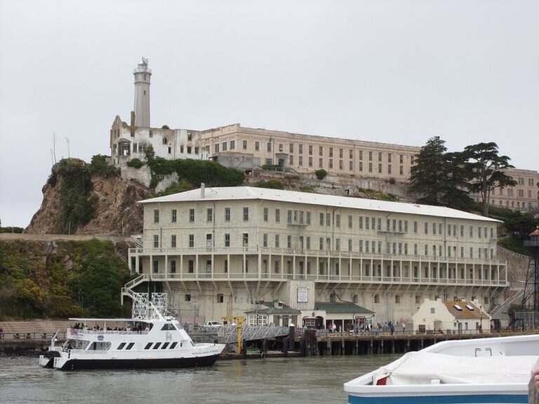 Alcatraz Prison Presidio de Alcatraz panoramio 1