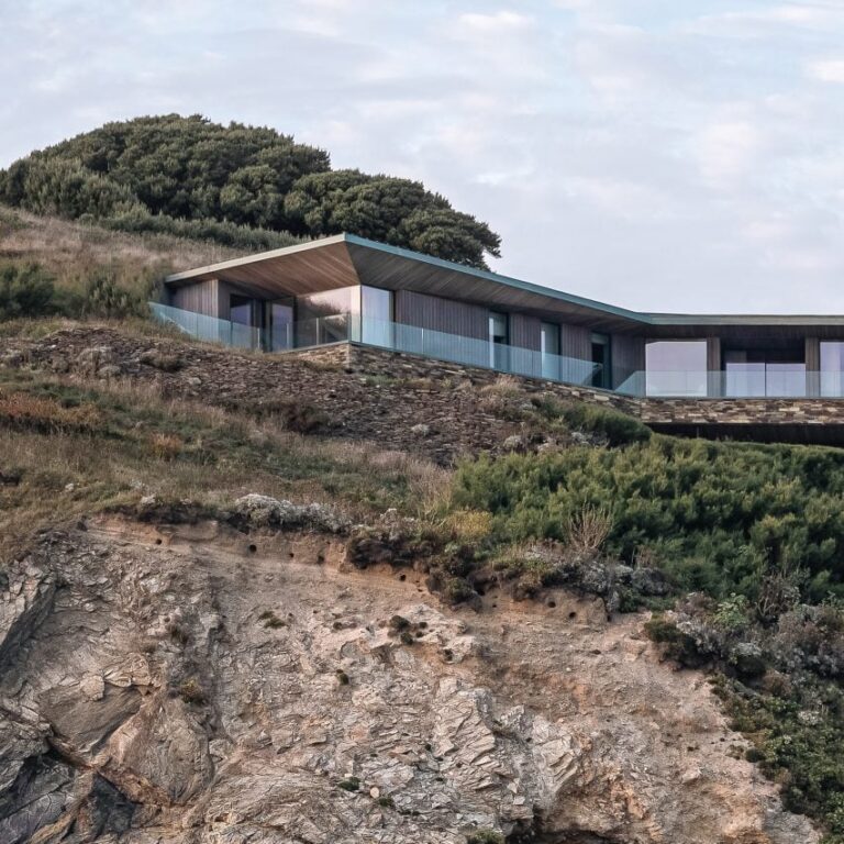 rundell house cornwall dezeen 2364 sq 0 852x852